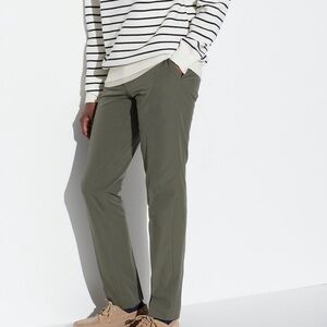 Uniqlo AirSense Mens Pants - Olive